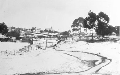 The result of the 1904 snow 

      storm on Kooringa Bridge and Burra Creek